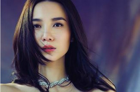 她美得低調(diào),卻被頂級設(shè)計師評為全球衣品前1